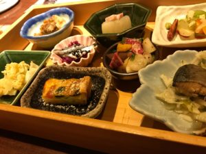 前菜がなんと8種類